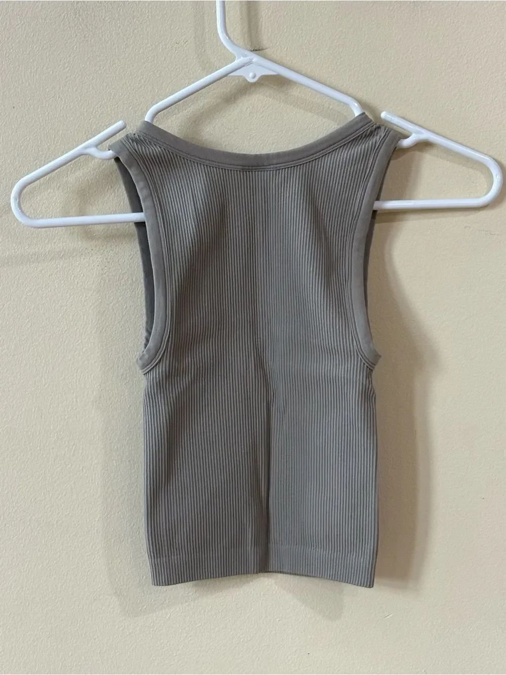 Aritzia Sunday Best Ribbed Tank - Picture 4 of 4